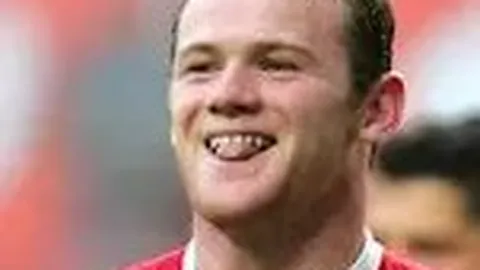 王楚钦7月后首次发声：遭遇球拍被踩事件，身心俱疲，不解遭遇为何指向自己